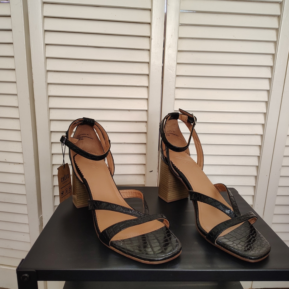 NWT Crevo Black Croc-Embossed Strappy Block Heel Sandals Size 9.5 - Picture 2 of 15